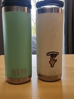 2 Yeti 20oz Seafoam Green And White Insulated Tumbler with Black Handle Lid